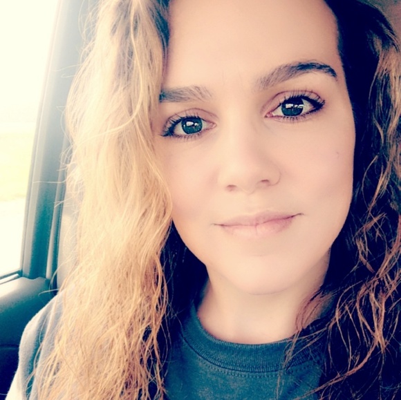 Meet your Posher, Ellen - Picture 1 of 1